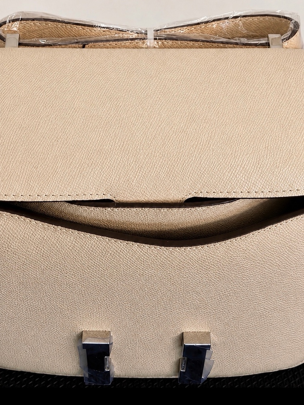 Silver Hardware Off White Shoulder/Crossbody Bag